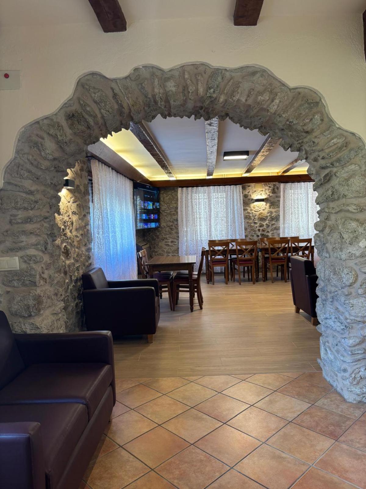 Hotel-Restaurante La Quadra Macanet De Cabrenys Luaran gambar